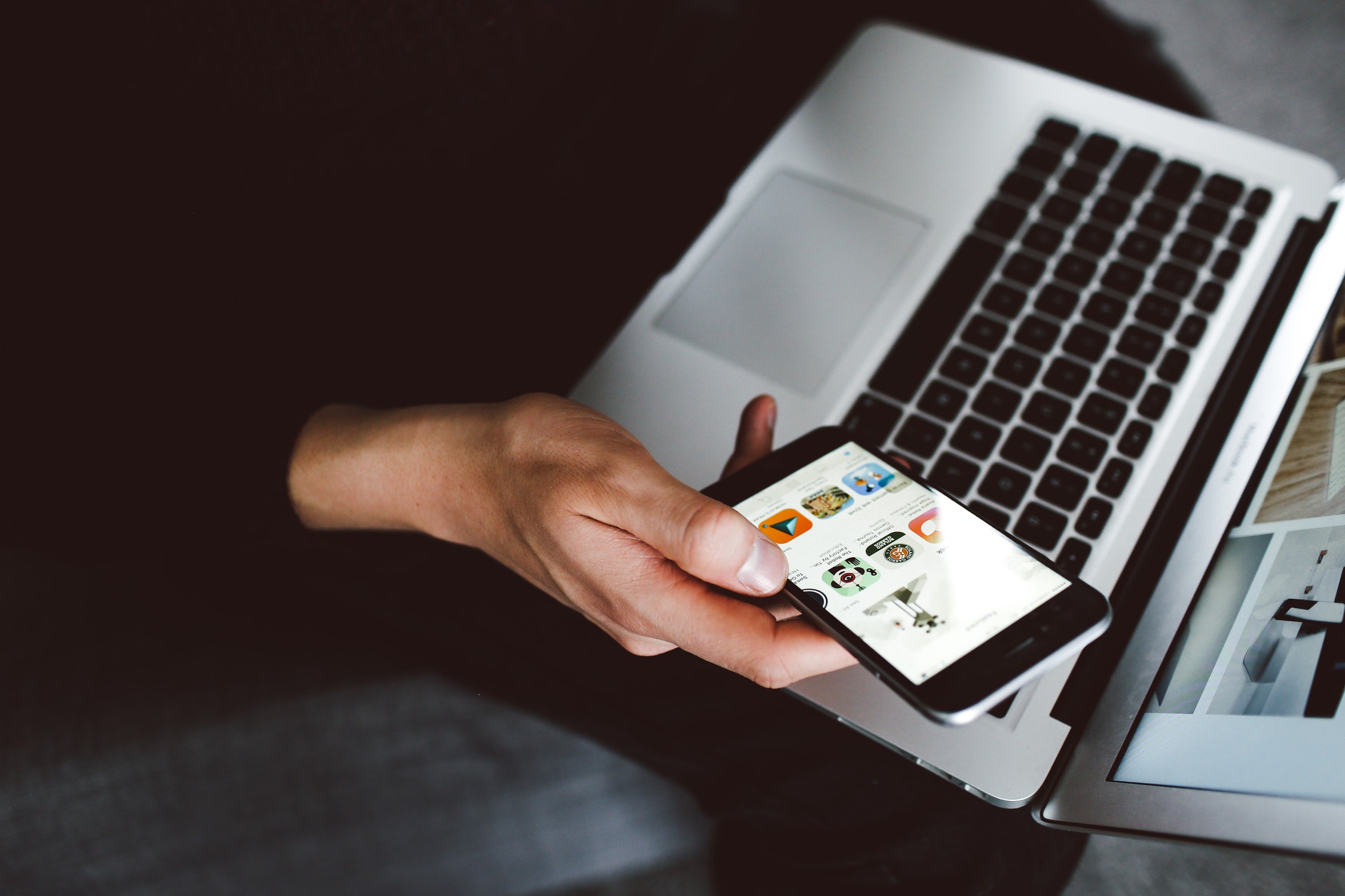 Programmatic Native Advertising Platforms vs. Native Ad Networks